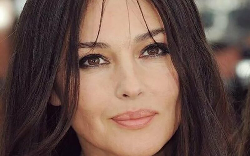  “In a top and old-fashioned slippers”. Monica Bellucci was caught on the set