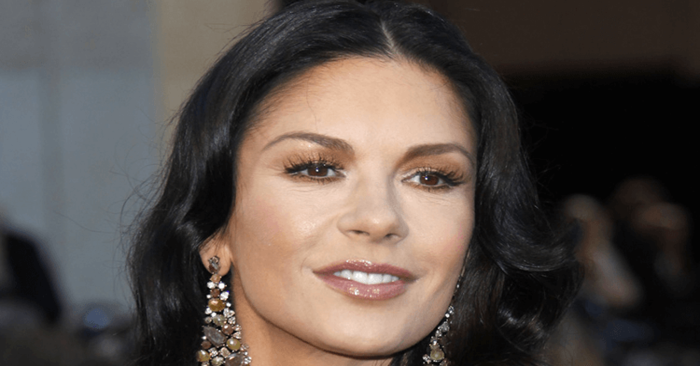  Dramatically aged and turned into an old woman: new photos of Zeta-Jones disappointed fans