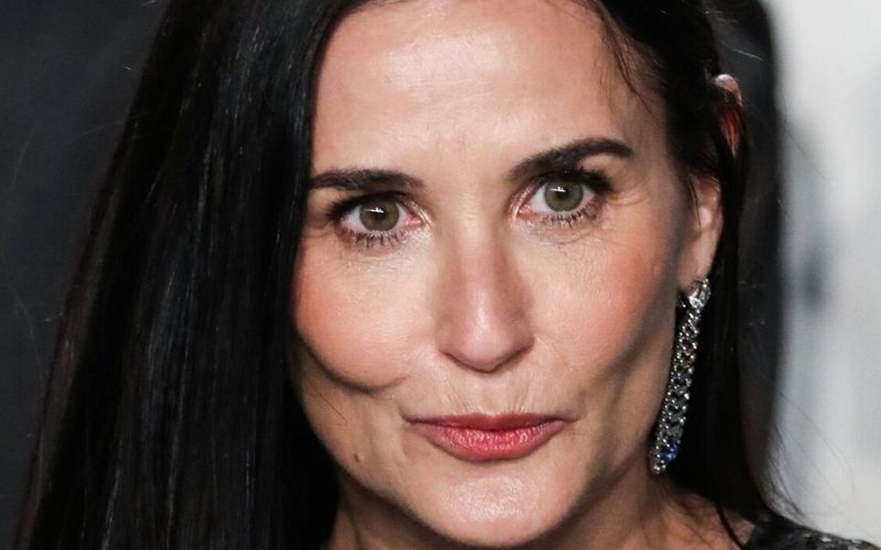  “Can 59-year-olds do that?” Demi Moore in a bodysuit and high over the knee boots delighted her fans