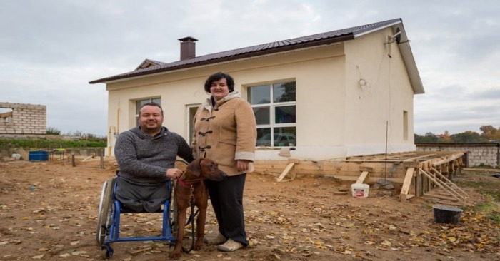 Incredible story: this brave man with a disability managed to turn an abandoned store into a wonderful home
