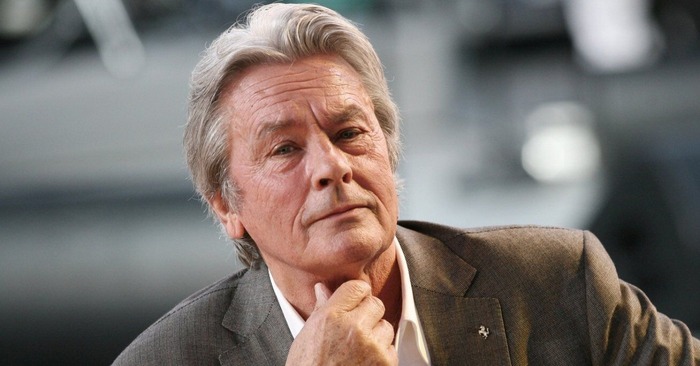  Ideal beauty from grandfather: Alain Delon’s granddaughter, delights people with her charm
