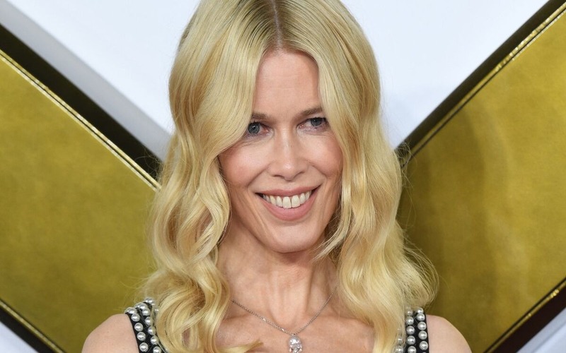  You can’t guess Claudia Schiffer’s age. Look how beautiful she is without any make up