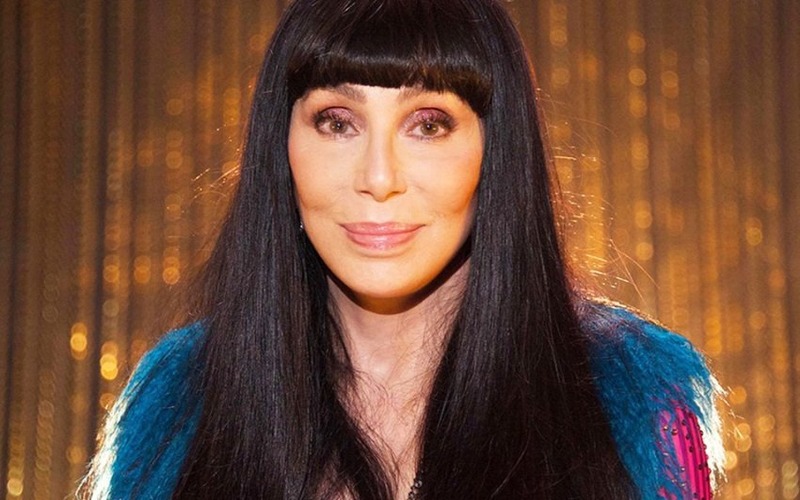  “On vacation without any make up” this is how Cher looks like now