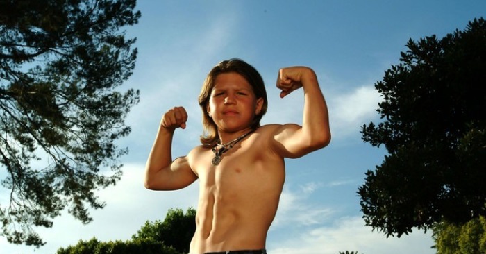  The strongest child in the world: this is what a strong child with an incredibly sports body looks now