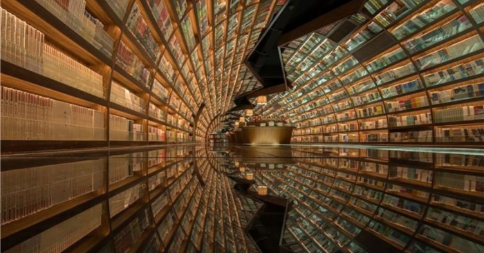  «Real tunnel for book lovers»: this modern and artistic huge bookstore surprises everyone
