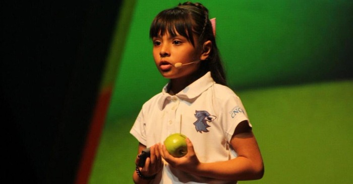  «Her IQ is higher than that of Einstein»: a young Latina girl graduated from school at 8 years old