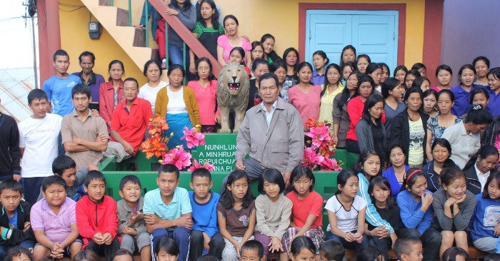 «Huge family on the planet»: a man lived with 39 wives, 94 children, and 33 grandchildren in a huge house