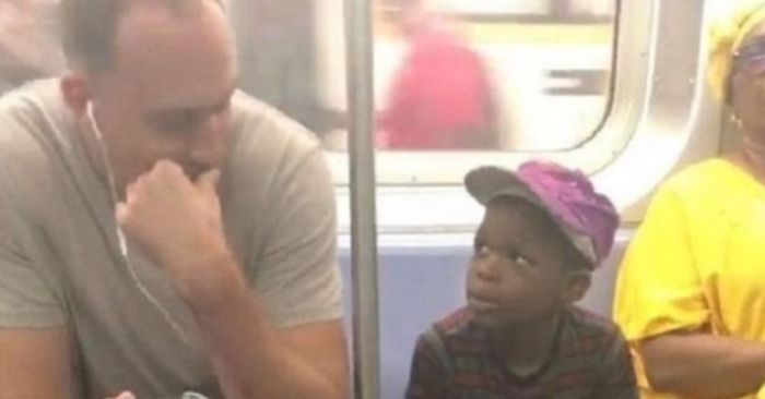  «Act of a man made the boy happy»: this kind man granted the wish of the boy in the New York subway