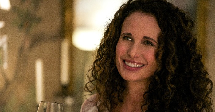  «Completely refused to dye her hair»: this is what actress Andie MacDowell looks now with gray hair