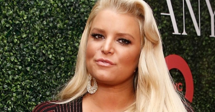 «Clothes are already loose on her figure»։ Jessica Simpson lost so much ...